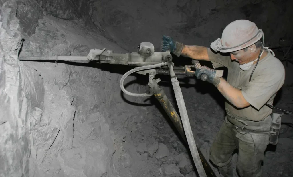 Профессиональное обучение на Проходчика дистанционно в Казани